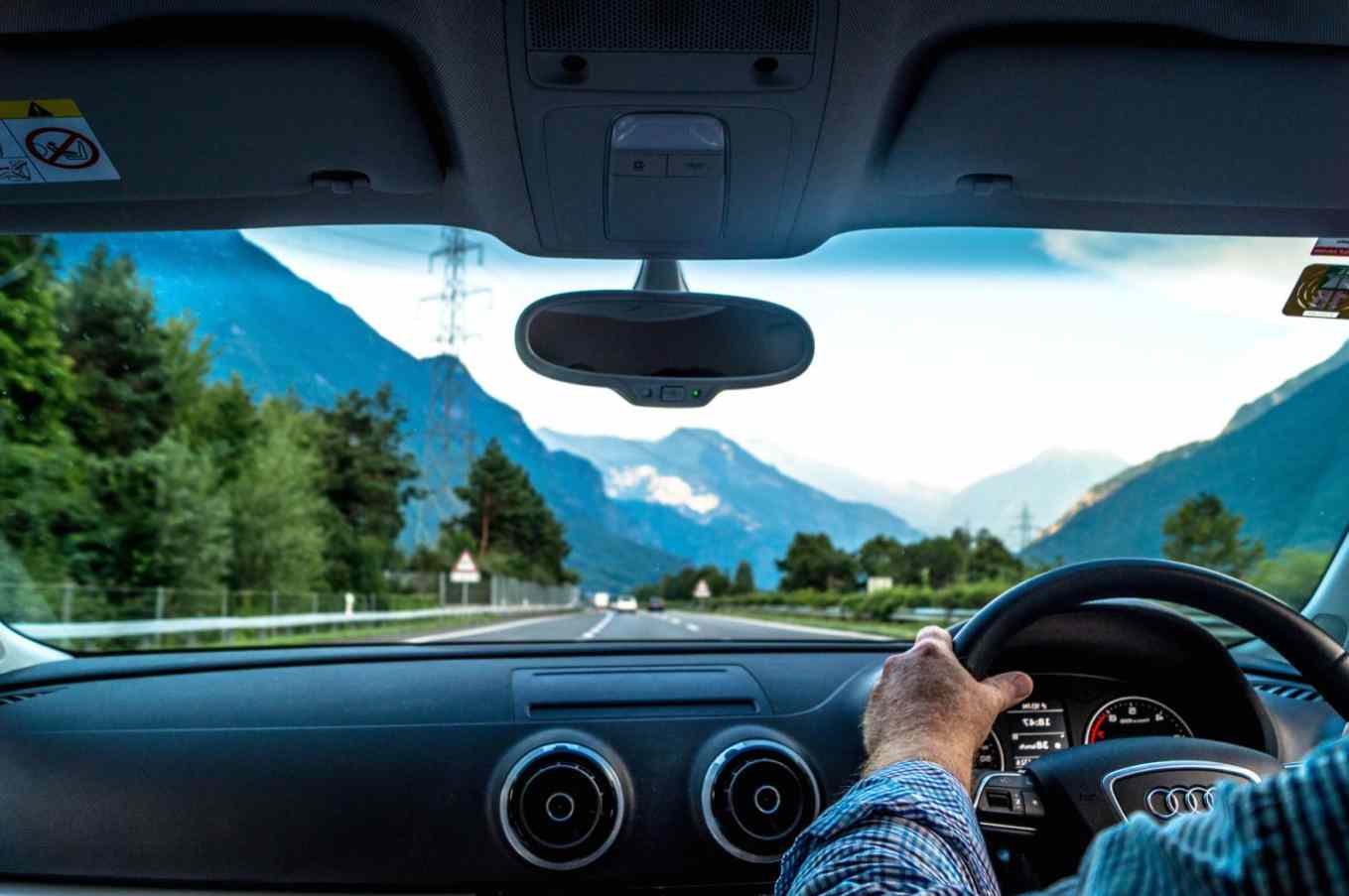 How Display Auto Enhances User Experience in Modern Vehicles